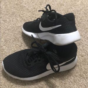 Girl’s Nike sneakers